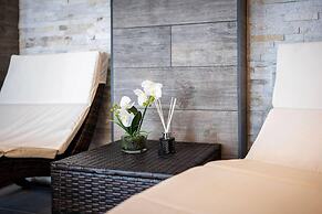 Clwyd Gate Manor Pool Sauna Hottub Cave Wales