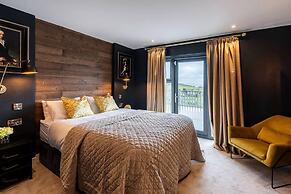 Clwyd Gate Manor Pool Sauna Hottub Cave Wales