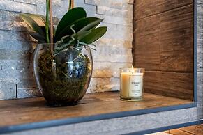 Clwyd Gate Manor Pool Sauna Hottub Cave Wales