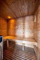 Clwyd Gate Manor Pool Sauna Hottub Cave Wales