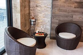 Clwyd Gate Manor Pool Sauna Hottub Cave Wales