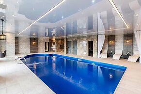 Clwyd Gate Manor Pool Sauna Hottub Cave Wales