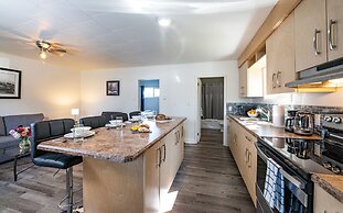 Downie Cottage by Revelstoke Vacations