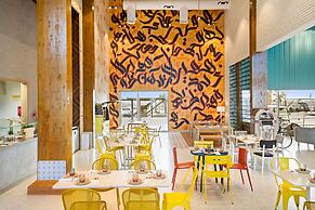Fuwairit Kite Beach, Tapestry Collection By Hilton