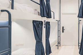 Shapel Hostel and Cafe