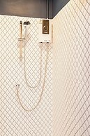 Shapel Hostel and Cafe