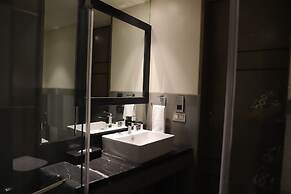 THE CRUZE PREMIUM BOUTIQUE HOTEL