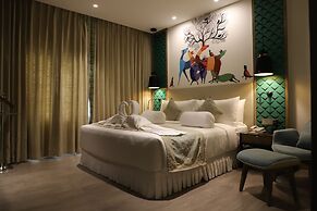 THE CRUZE PREMIUM BOUTIQUE HOTEL