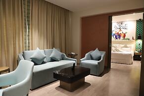 THE CRUZE PREMIUM BOUTIQUE HOTEL