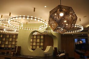 THE CRUZE PREMIUM BOUTIQUE HOTEL