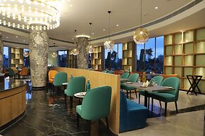 THE CRUZE PREMIUM BOUTIQUE HOTEL