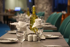 THE CRUZE PREMIUM BOUTIQUE HOTEL