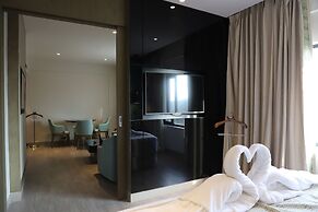 THE CRUZE PREMIUM BOUTIQUE HOTEL