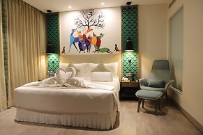 THE CRUZE PREMIUM BOUTIQUE HOTEL