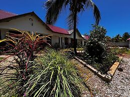 Balungi Bungalow & Restaurant