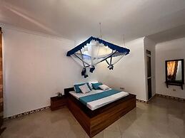 Balungi Bungalow & Restaurant