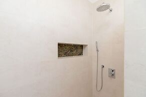 Kraków Apartment Szafrana by Renters