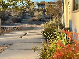 Perfect Getaway W/amazing Views At Joshua Tree 3 Bedroom Home by RedAw