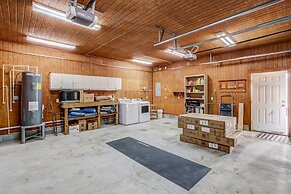 313 New Street 1 Bedroom Apts by RedAwning