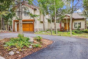 Red Hawk Retreat 6 Bedroom Home by Redawning