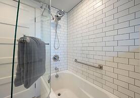 Ava's Castle 2 Bedroom Home by Redawning