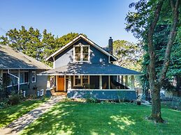 Ava's Castle 2 Bedroom Home by Redawning