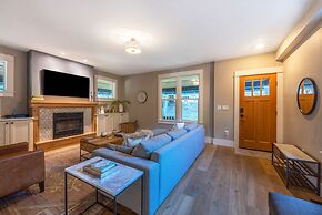 Ava's Castle 2 Bedroom Home by Redawning