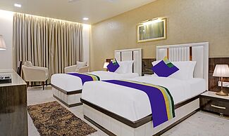 Treebo Premium Golden Bliss Trimurti Nagar Square