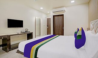 Treebo Premium Golden Bliss Trimurti Nagar Square