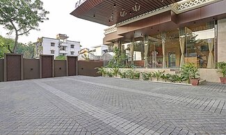 Treebo Premium Golden Bliss Trimurti Nagar Square