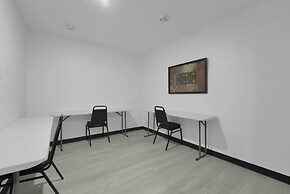 Holmes Suites Inn Columbus Pataskala - I-70 East