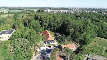 Hofstede Moesbosch l Kloeg Collection