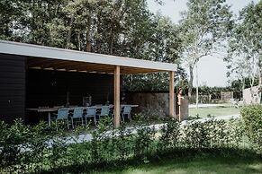 Hofstede Moesbosch l Kloeg Collection