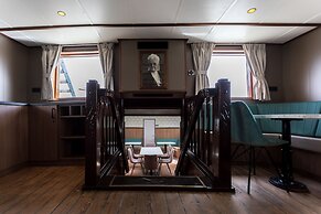 Hotelboot Koningin Emma Kloeg Collection