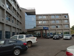 Golden Royale Hotel