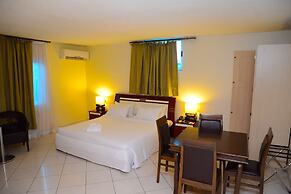 Golden Royale Hotel