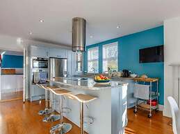 Mevagissey Holiday Home - sea View and Parking