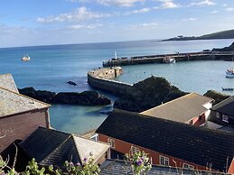Mevagissey Holiday Home - sea View and Parking