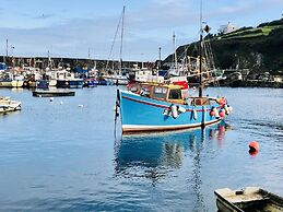 Mevagissey Holiday Home - sea View and Parking