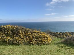 Mevagissey Holiday Home - sea View and Parking