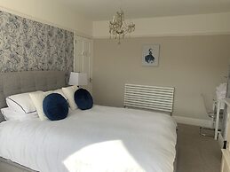 Mevagissey Holiday Home - sea View and Parking