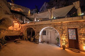 Shiraz Cave Cappadocia