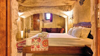 Shiraz Cave Cappadocia