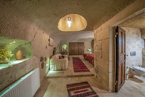 Shiraz Cave Cappadocia