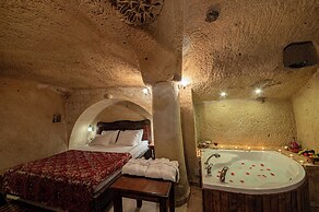 Shiraz Cave Cappadocia