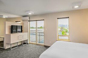 Quality Inn Sunshine Suites