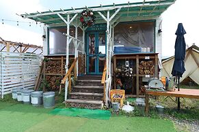 Glamping Village LEAF