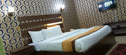 Viclawson Royal Hotel