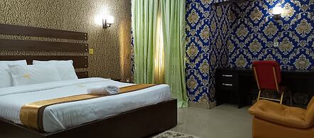 Viclawson Royal Hotel