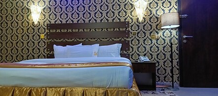 Viclawson Royal Hotel